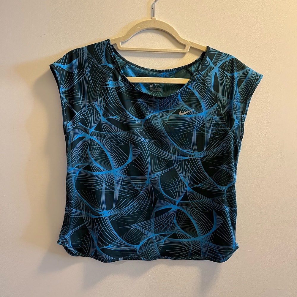 Nike workout top
